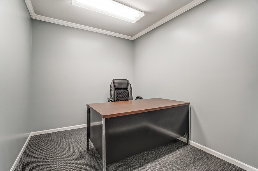 More Photos Of 146 N Breiel Blvd, Middletown Medical For Sale