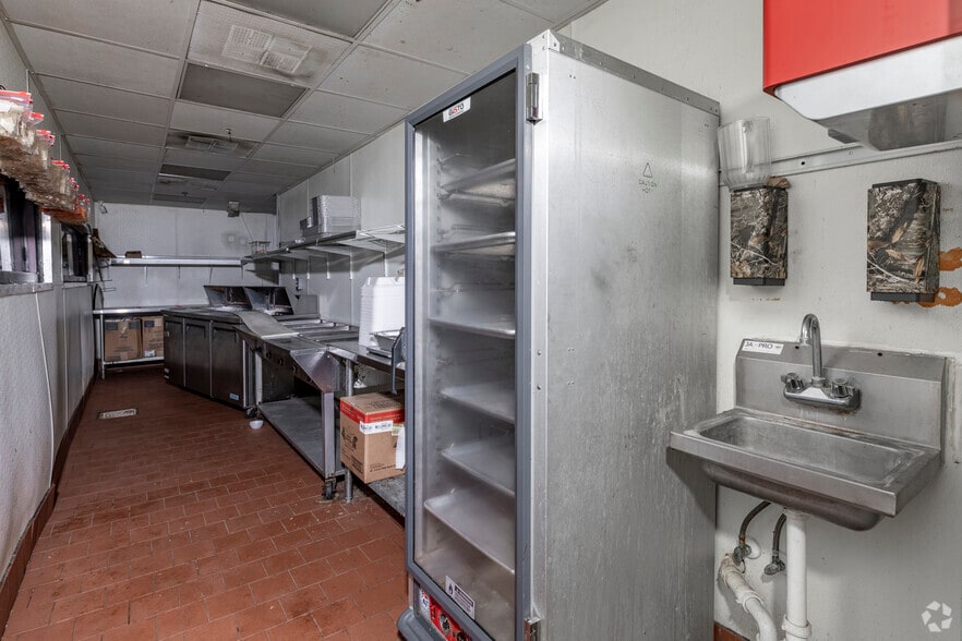 More Photos Of 18745 Redland Rd, San Antonio Restaurant For Sale