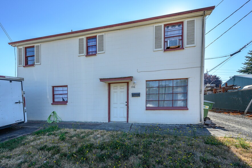 More Photos Of 114-118 W 1st St, Newberg Storefront Retail Residential For Sale