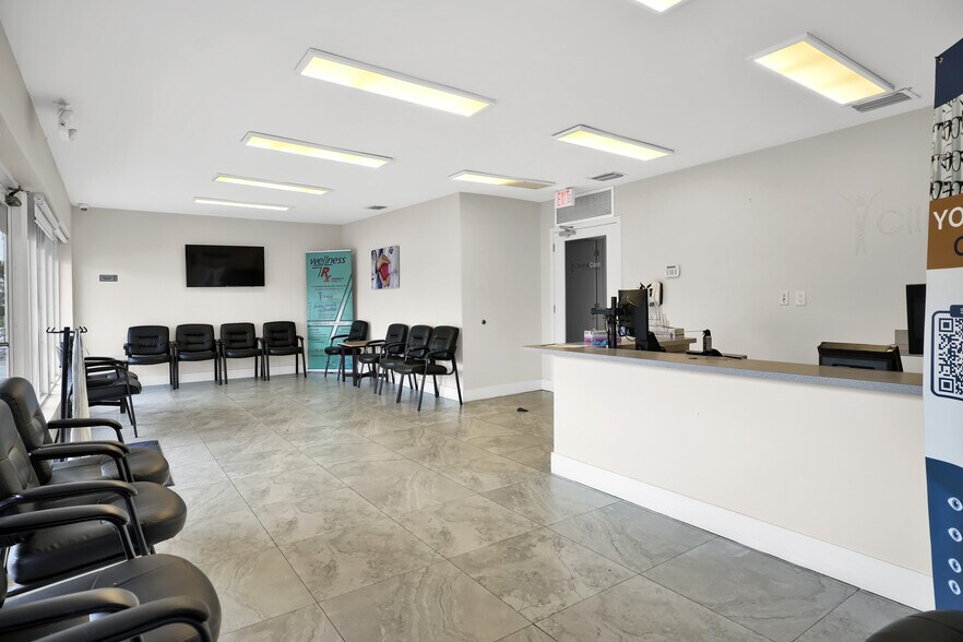 More Photos Of 9601 SW 40th St, Miami Medical For Lease