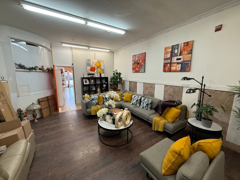 More Photos Of 131-137 Essex St, Lawrence Storefront Retail Residential For Lease