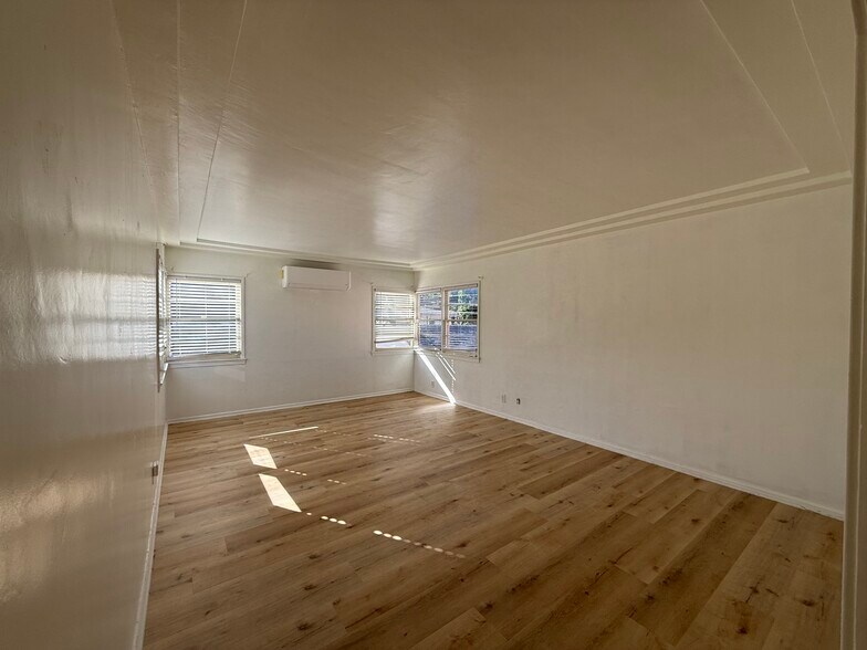 More Photos Of 4343 Laurel Canyon Blvd, Studio City Office For Lease