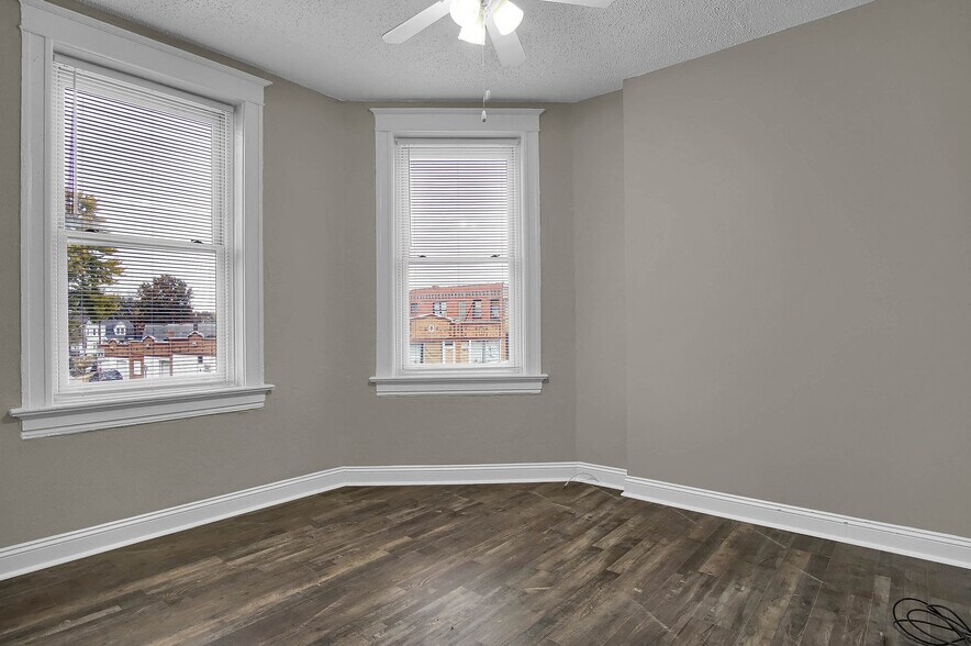 More Photos Of 6830 Gravois Ave, Saint Louis Storefront Retail Office For Lease