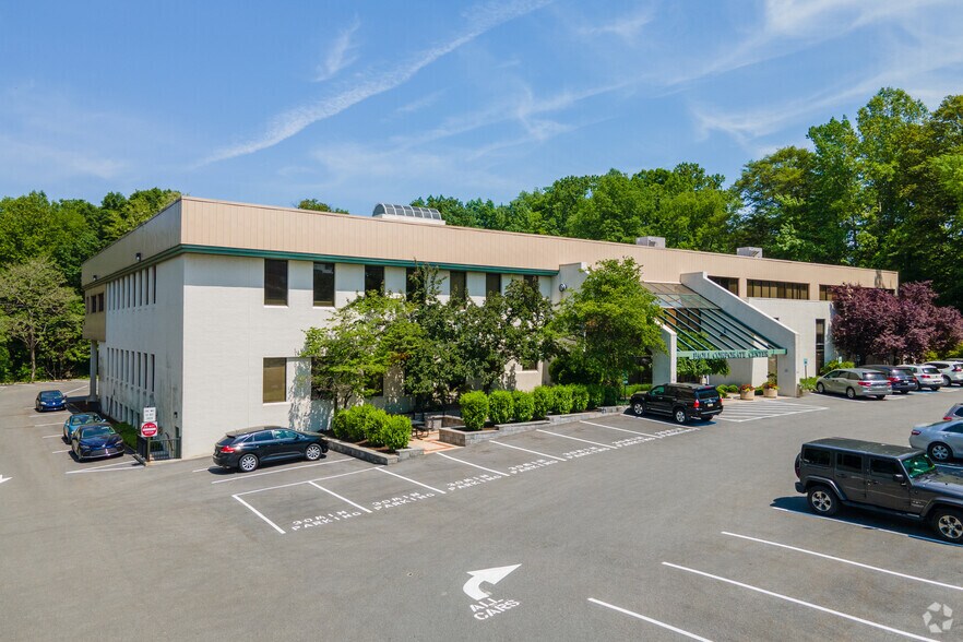 More Photos Of 16 Industrial Blvd, Paoli Office For Sale