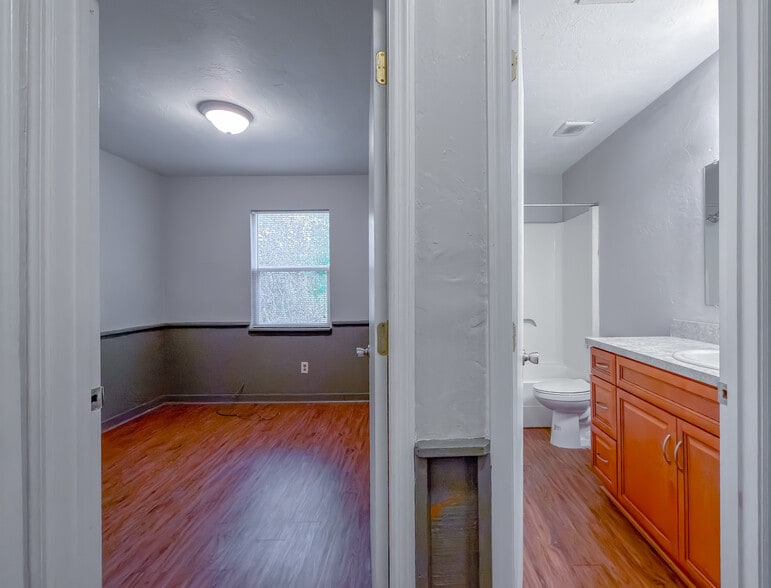 More Photos Of , Tallahassee Multifamily For Sale