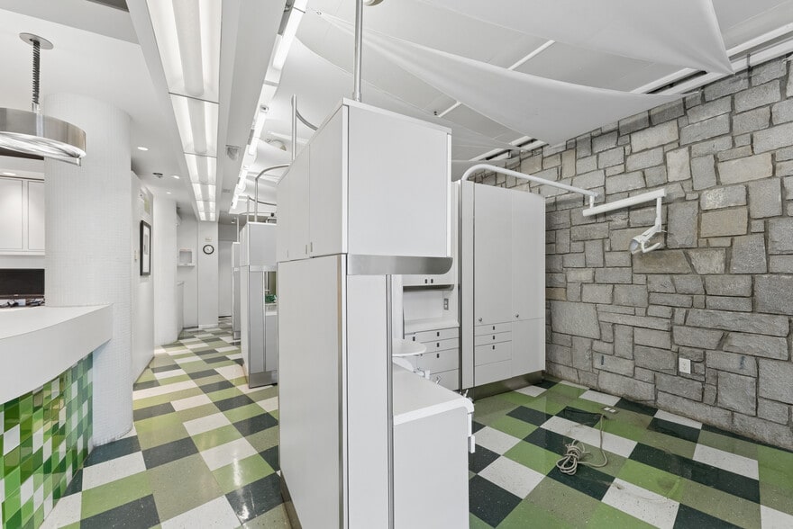 More Photos Of 845 Spring St NW, Atlanta Apartments For Sale