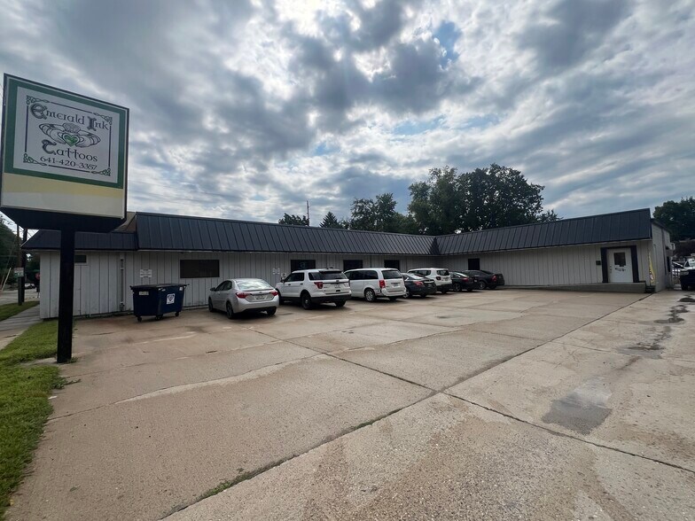 Primary Photo Of 123 1st St SE, Mason City Office For Lease