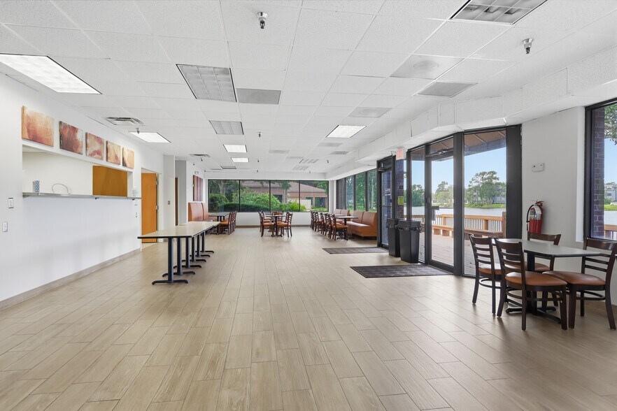 More Photos Of , Jacksonville Office For Sale