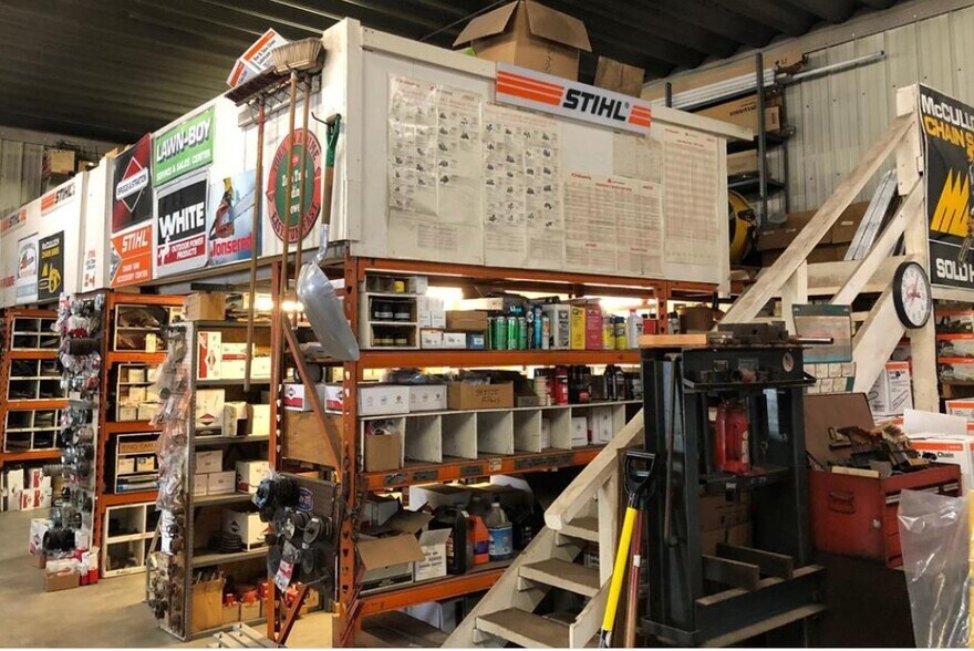 More Photos Of 600 Superior Ave, Randall Showroom For Sale