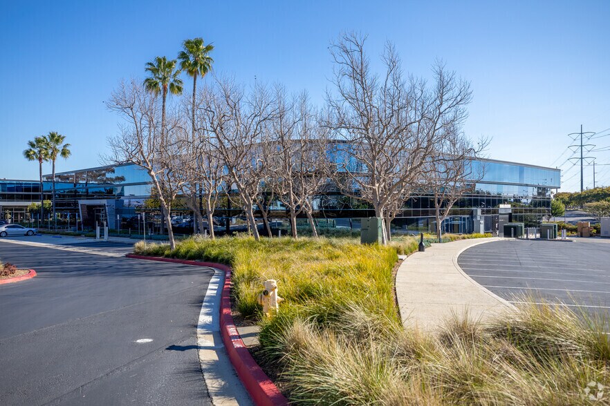 More Photos Of 6965 Lusk Blvd, San Diego Research And Development For Lease