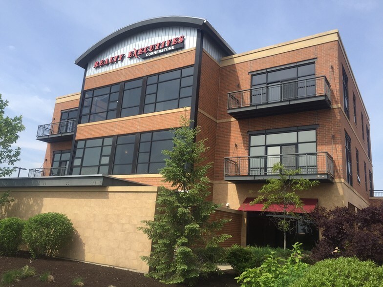 More Photos Of 2390 Esplanade Dr, Algonquin Office For Lease