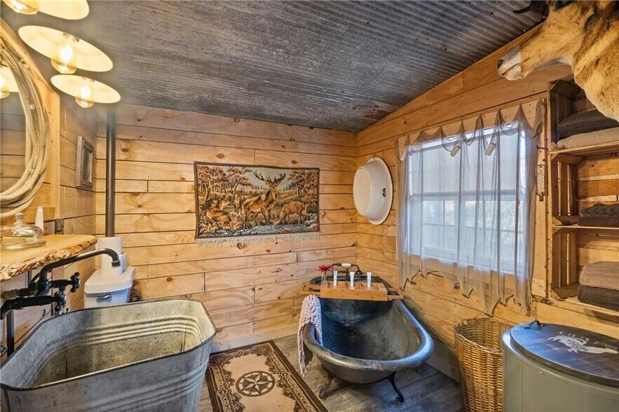 More Photos Of 1387 County Road 306, Berryville Hospitality For Sale