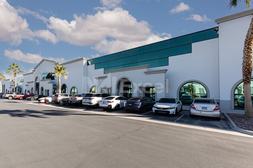 More Photos Of 7650 Dean Martin Dr, Las Vegas Distribution For Lease