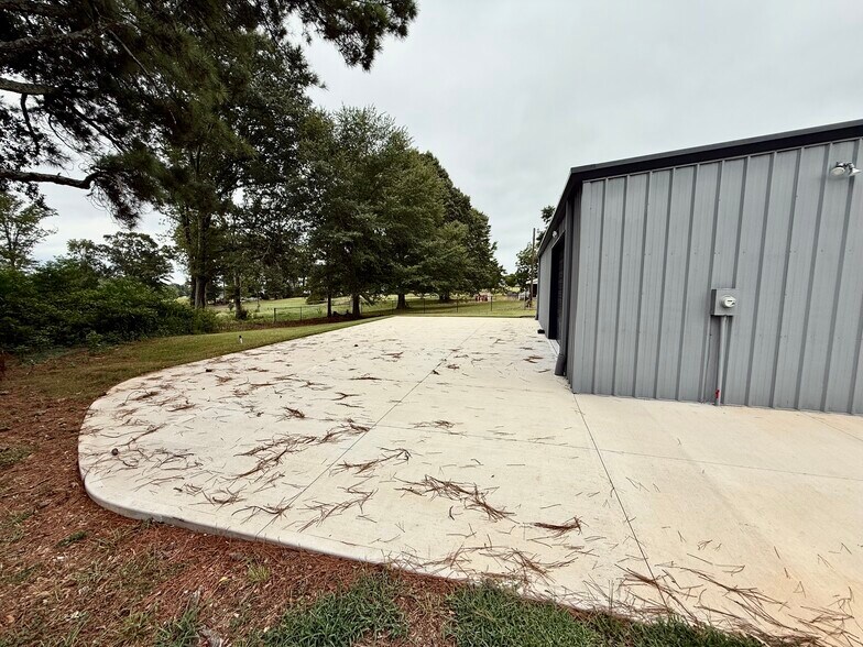 More Photos Of 1714 Circle Rd, Easley Warehouse For Sale