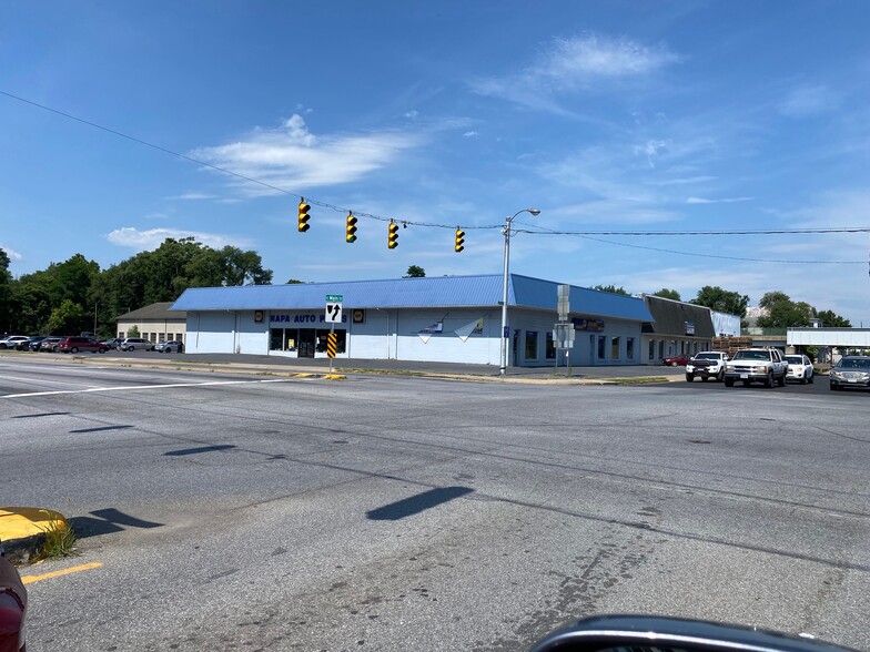 Primary Photo Of 794 E Main St, Waynesboro Storefront Retail Office For Lease