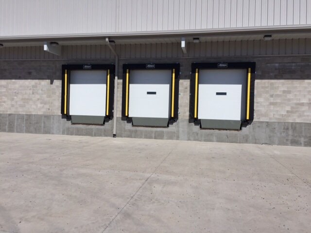More Photos Of 31-45 Elmwood Ave, Mountain Top Warehouse For Lease