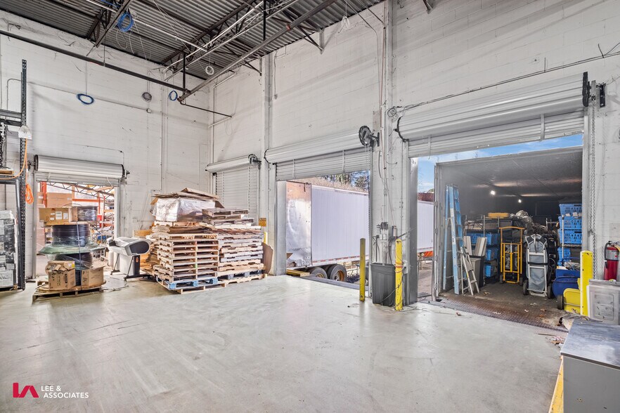 More Photos Of 2800 Colonnades Ct, Peachtree Corners Light Distribution For Lease