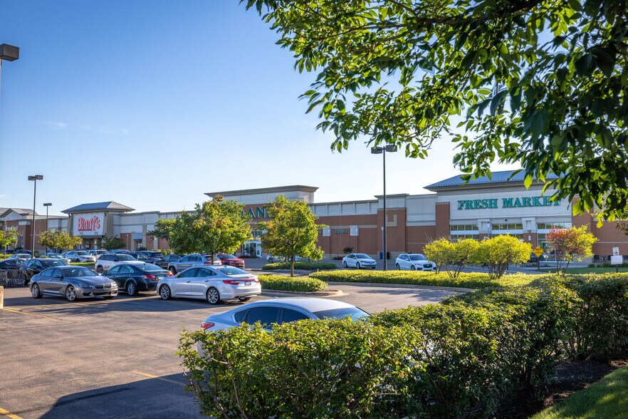 More Photos Of 702-718 Commons Dr, Geneva Storefront For Lease