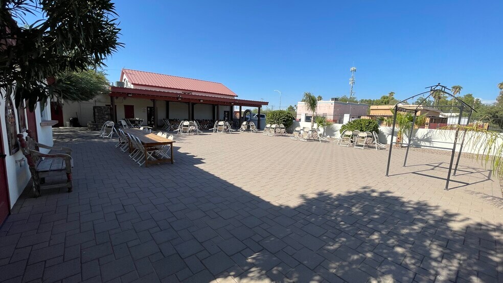 More Photos Of 301 N Picacho St, Casa Grande Restaurant For Sale