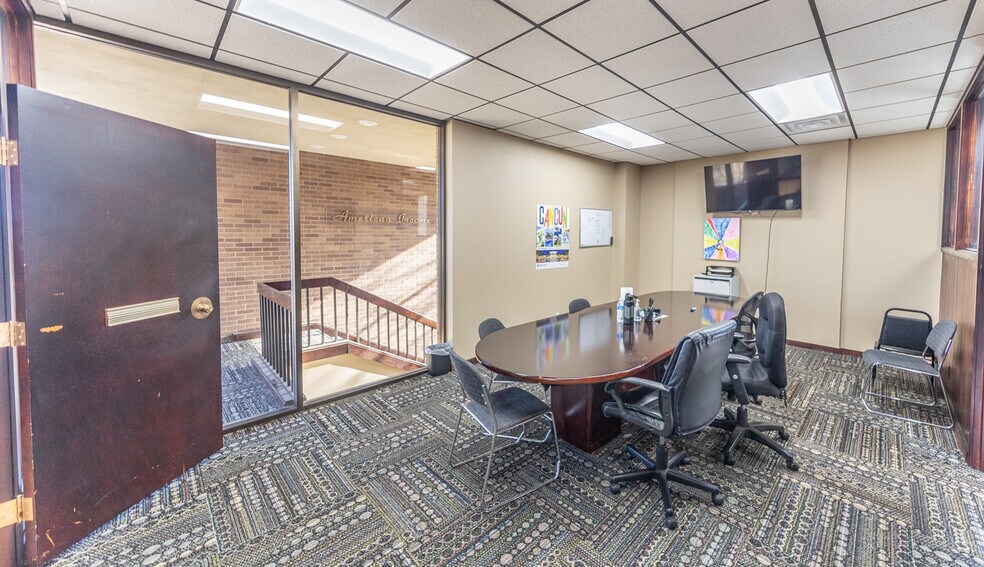 More Photos Of 23 Briercroft Office Park, Lubbock Office For Lease