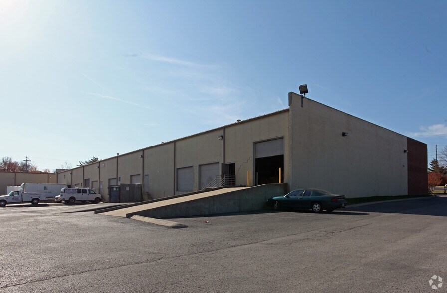 More Photos Of 820 Fesslers Pky, Nashville Light Distribution For Lease