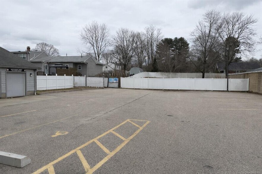 More Photos Of 716 Norwich Rd, Plainfield General Retail For Lease