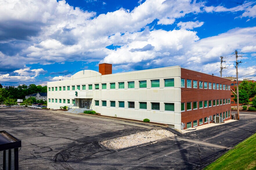 More Photos Of 875 Greentree Rd, Pittsburgh Office For Sale