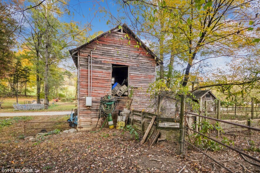 More Photos Of 3 Horsemens Trl, Cold Spring General Retail For Sale