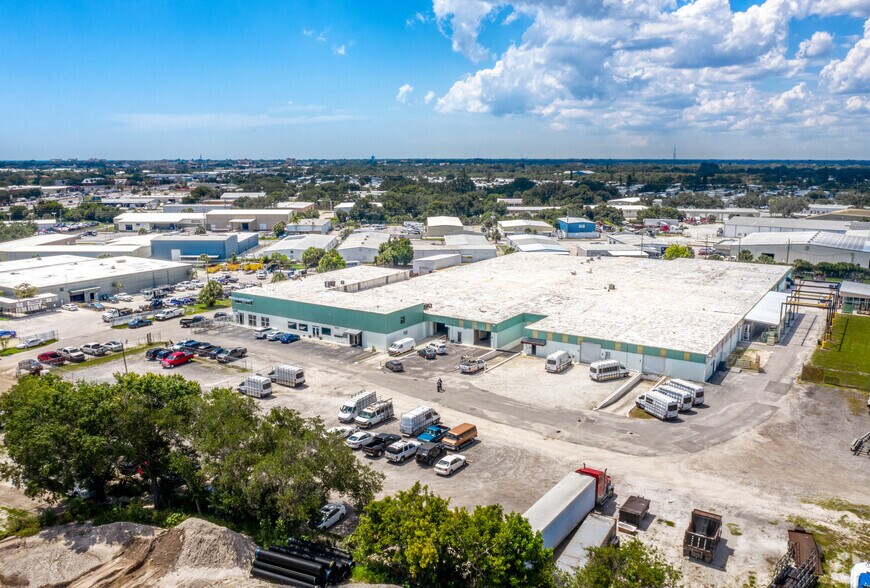 More Photos Of 1200 Ogden Rd, Venice Warehouse For Sale