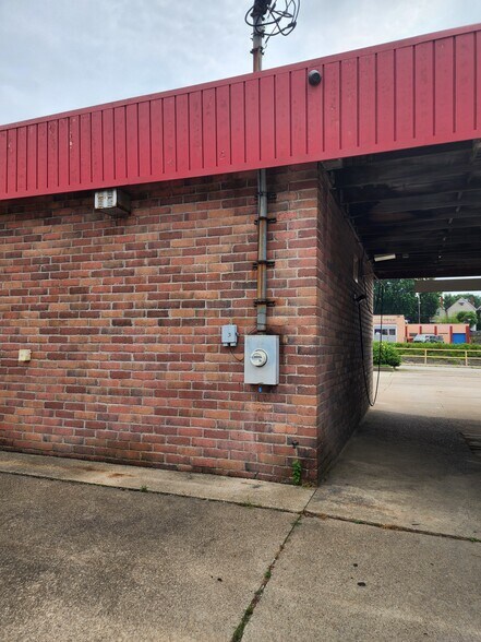 More Photos Of 600 14th St, Arnold Carwash For Sale