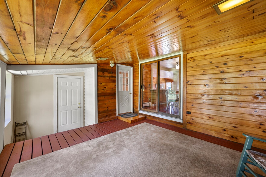 More Photos Of 2010-2012 Clayton Mill Rd, Mill River Specialty For Sale
