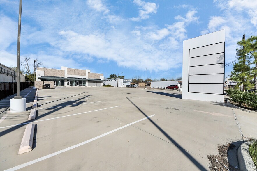 More Photos Of 4430 W Fuqua St, Houston Storefront For Lease