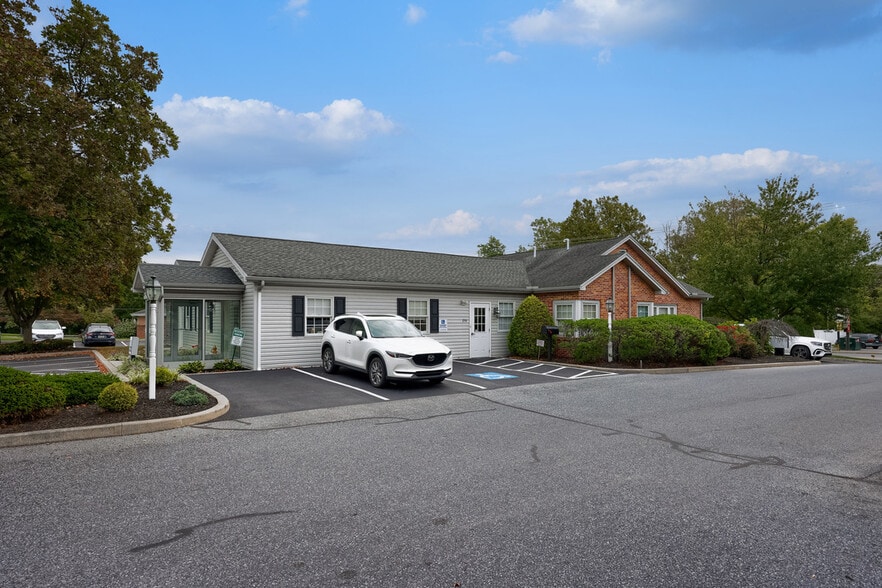 More Photos Of 250 N Reading Rd, Ephrata Office For Sale