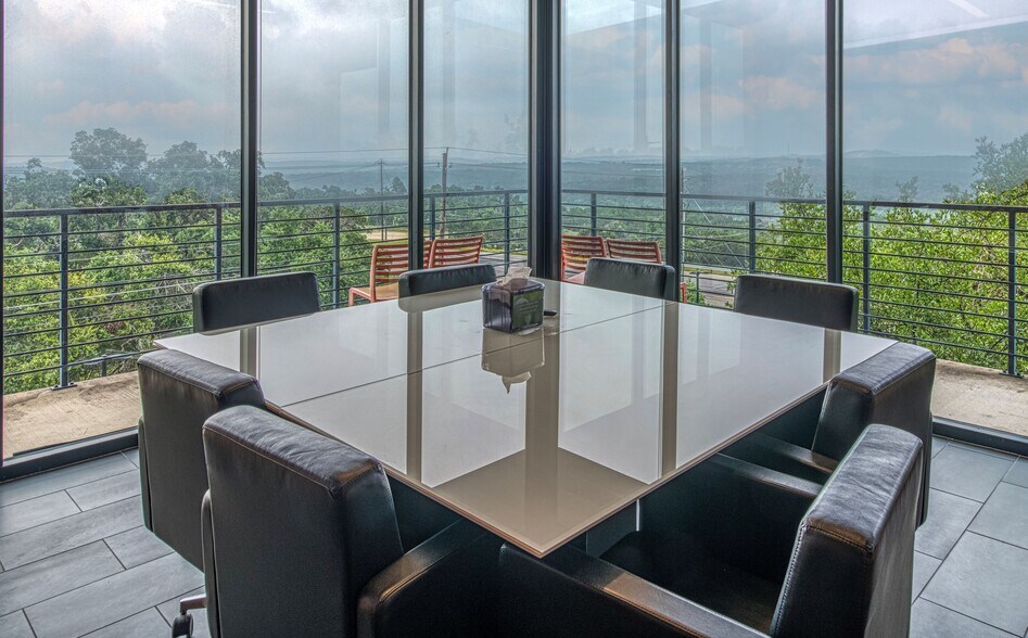 More Photos Of 11402 Bee Cave Rd, Austin Loft Creative Space For Sale