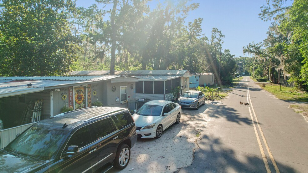 More Photos Of 224 SE Davie Ct, Lake City Manufactured Housing Mobile Home Park For Sale