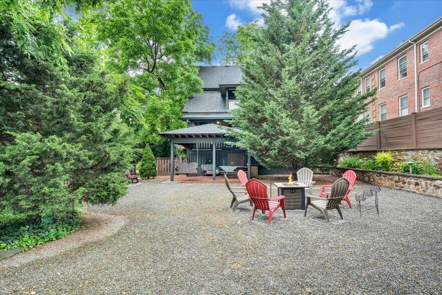 More Photos Of 1526 Franklin Rd SW, Roanoke Hospitality For Sale