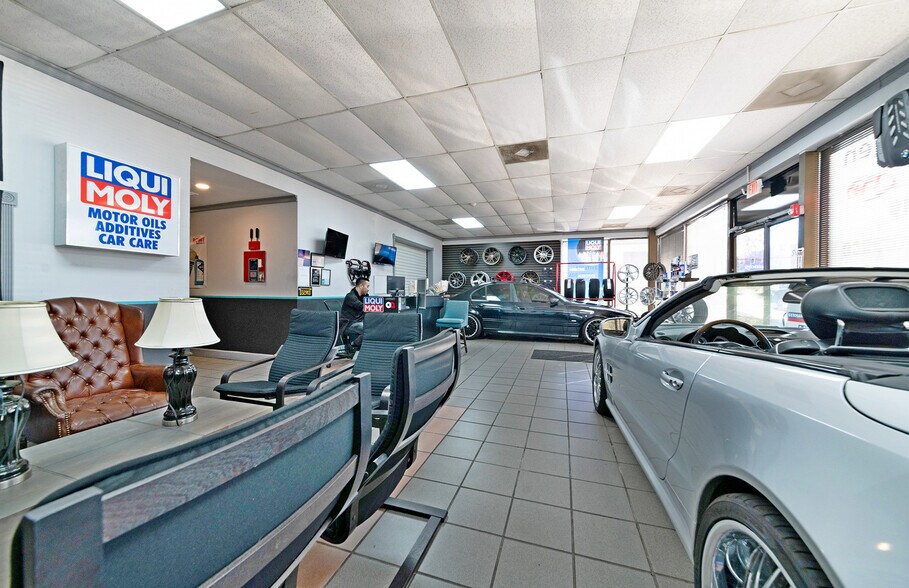 More Photos Of 803 Church St, Decatur Auto Repair For Sale