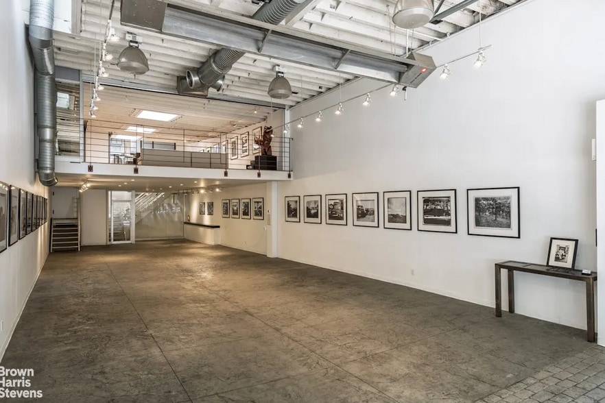 More Photos Of 137 Perry St, New York Office For Lease