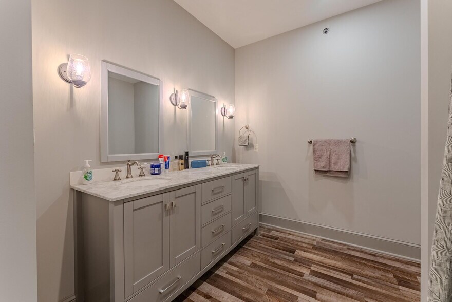 More Photos Of 78 W Canal St, Wabash Apartments For Sale