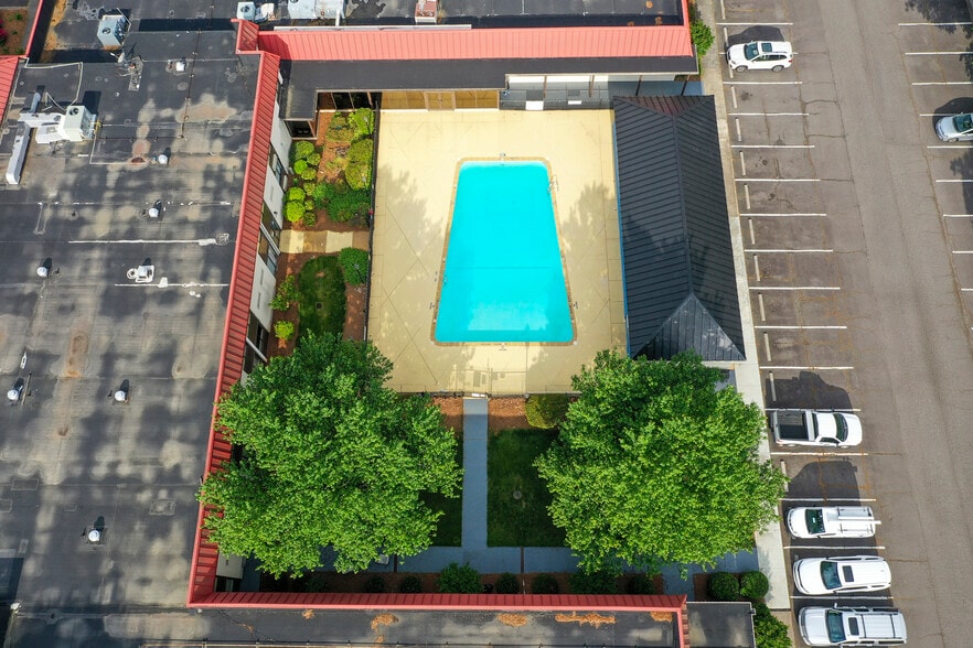 More Photos Of 6205 Ramada Dr, Clemmons Hotel For Sale