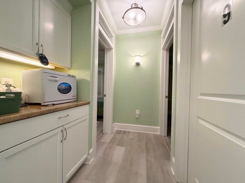 More Photos Of 8937 Shady Grove Ct, Gaithersburg Medical For Sale
