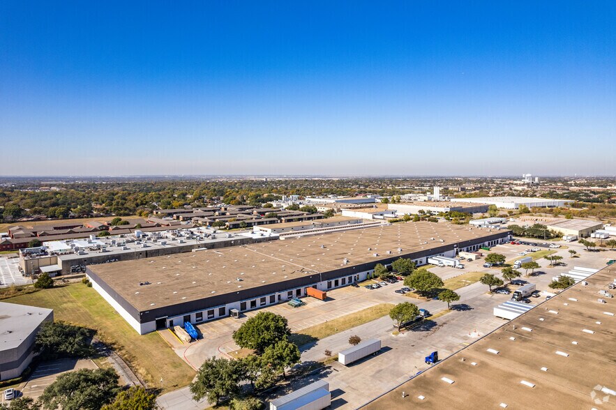More Photos Of 1725-1745 Hayden Dr, Carrollton Warehouse For Lease