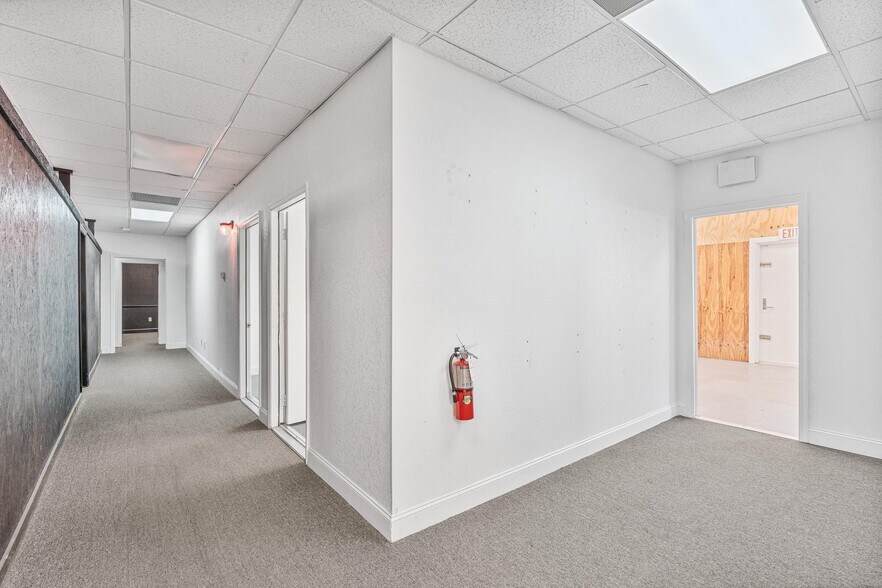 More Photos Of 210 E Palmetto Ave, Longwood Warehouse For Lease