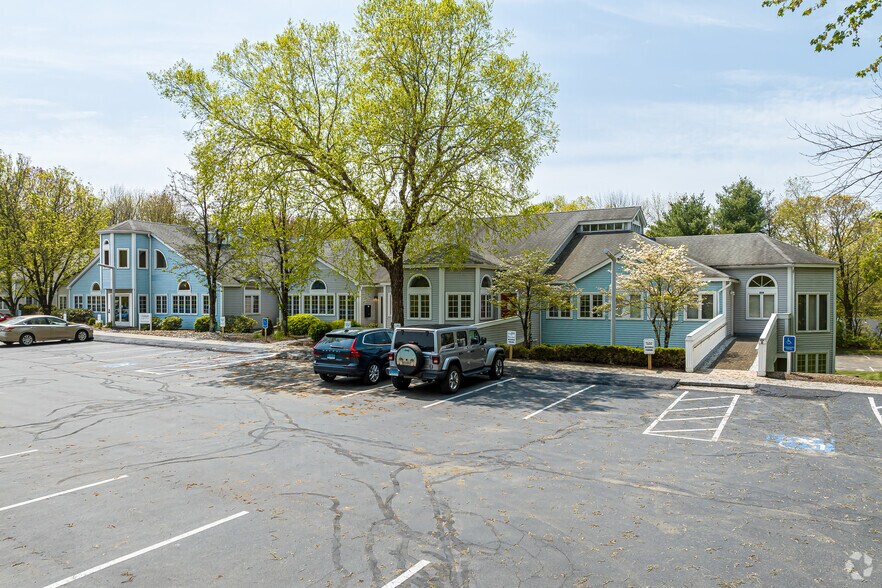 More Photos Of 384 Merrow Rd, Tolland Medical For Lease