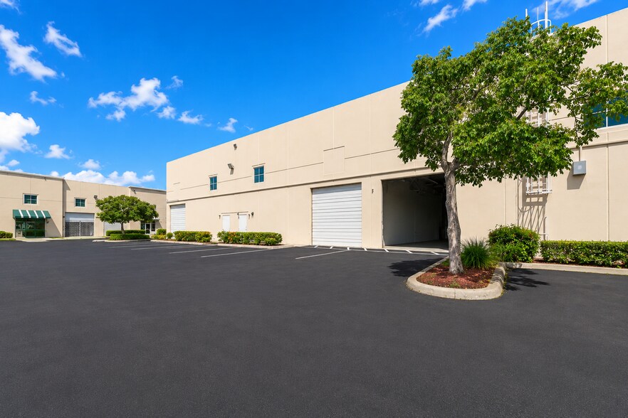 More Photos Of 1071 NW 31st Ave, Pompano Beach Warehouse For Sale