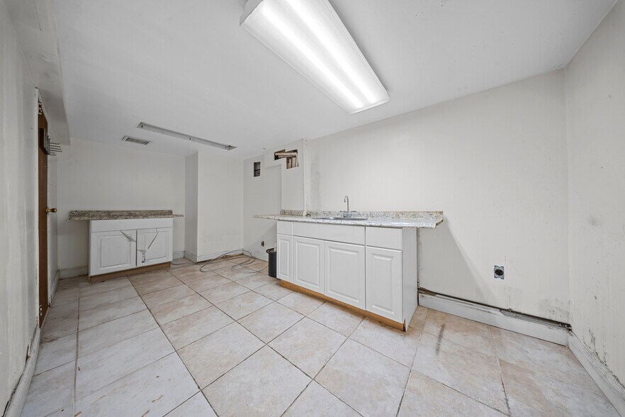 More Photos Of 200-17 Linden Blvd, Saint Albans Medical For Sale