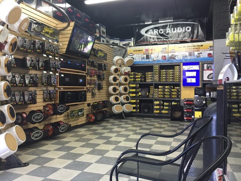More Photos Of 524-530 E Charter Way, Stockton Storefront Retail Residential For Sale