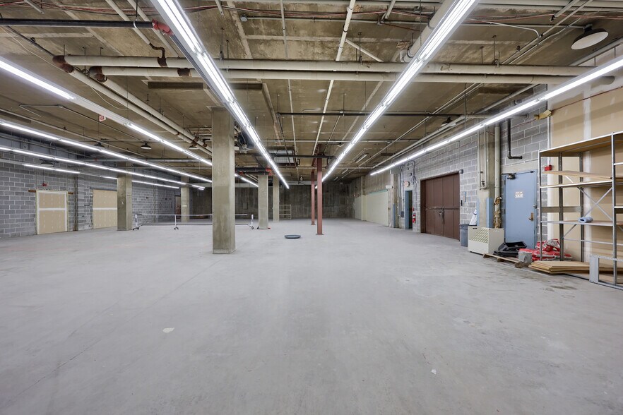 More Photos Of 1515 Lititz Pike, Lancaster Storefront For Lease