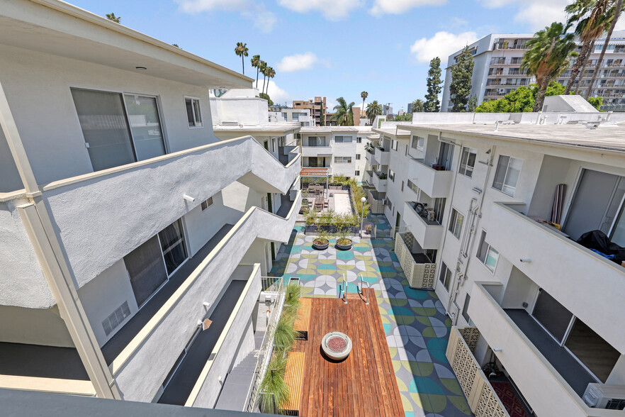More Photos Of 6615 Franklin Ave, Los Angeles Apartments For Sale