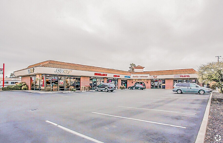 More Photos Of 2147-2159 N Texas St, Fairfield Restaurant For Lease